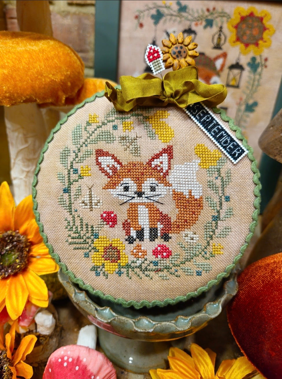 Pin Drum Shorties Month #9 Fox pattern by Quaint Rose Needlearts