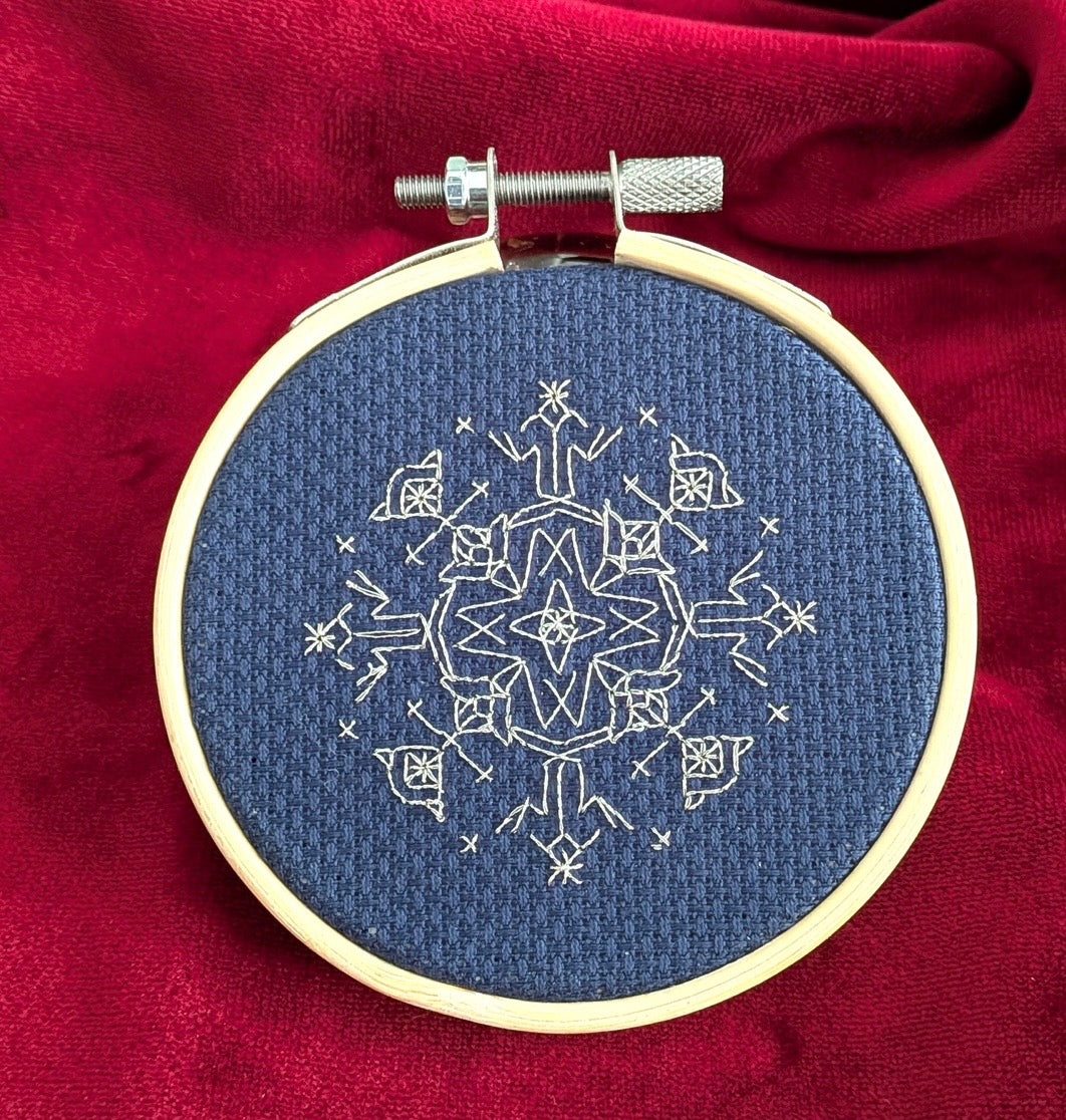 Sparkling Snow pattern by Unseamly Stitches