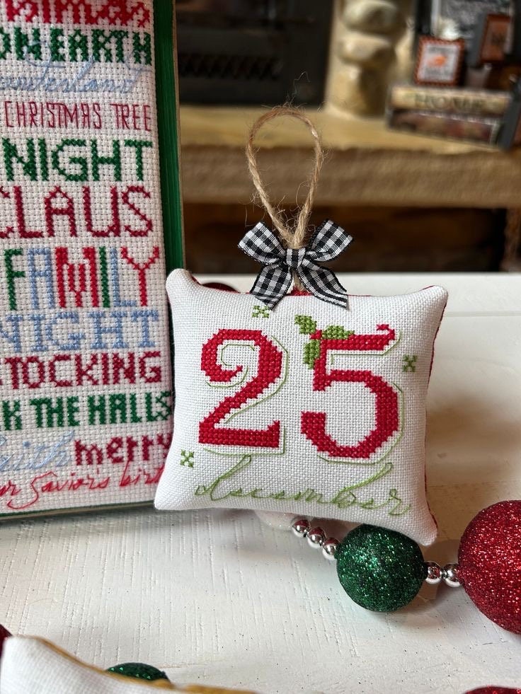 Christmas Sayings & 4 Simple Smalls pattern by Anabella’s