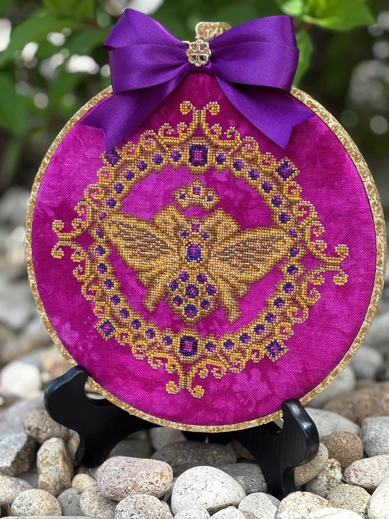 Queen Bee pattern by Dirty Annie’s Southern Style