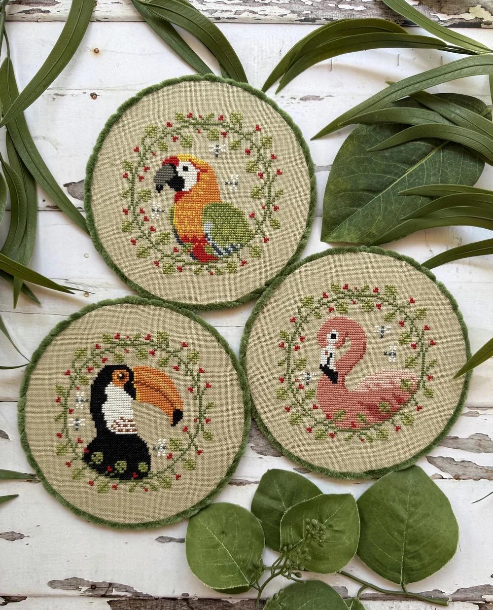 Tropical Birds Trio 2025 pattern by Puntini Puntini