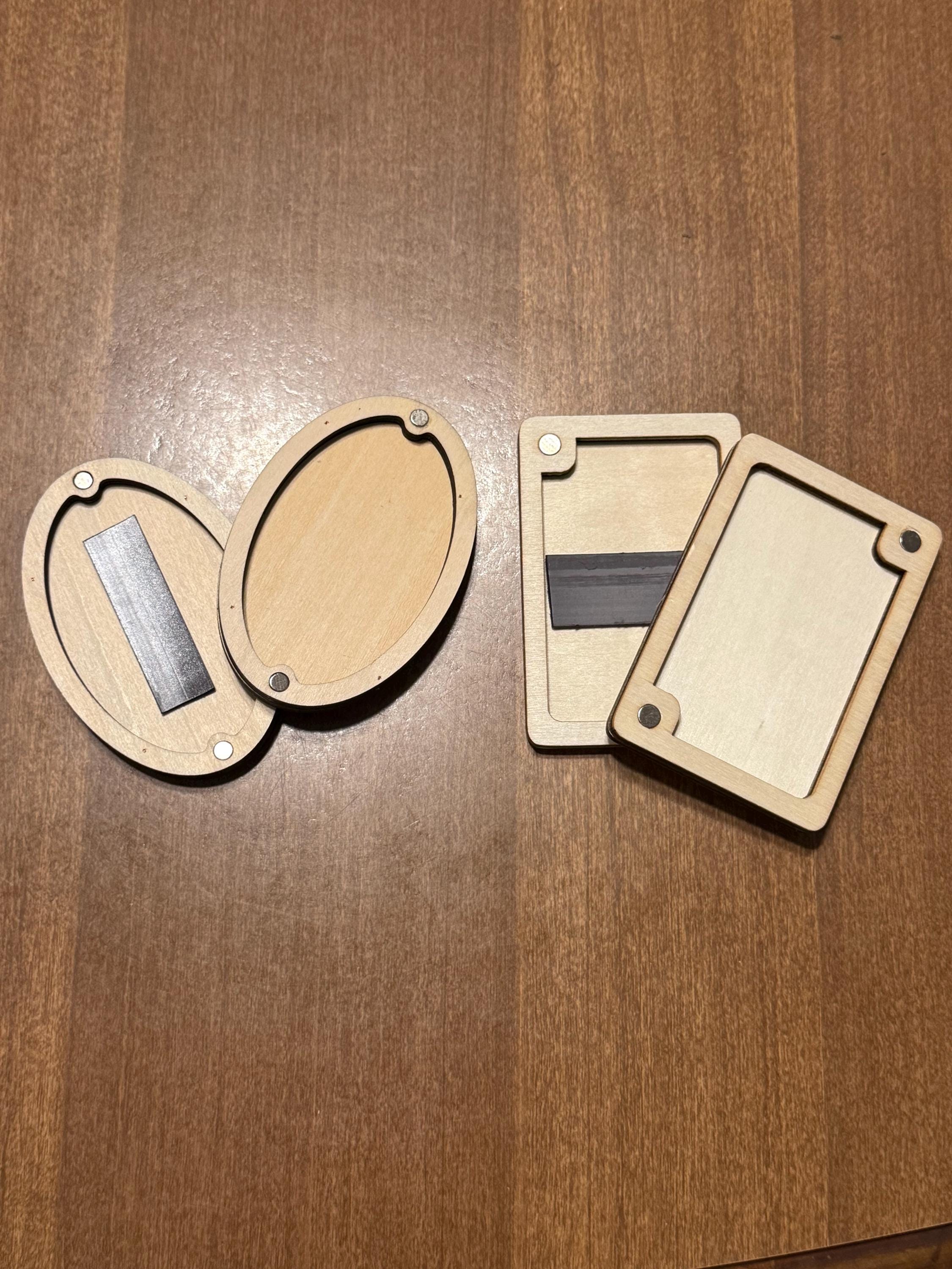 Wooden magnetic needle holder