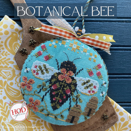 Botanical Bee pattern by Hands on Designs